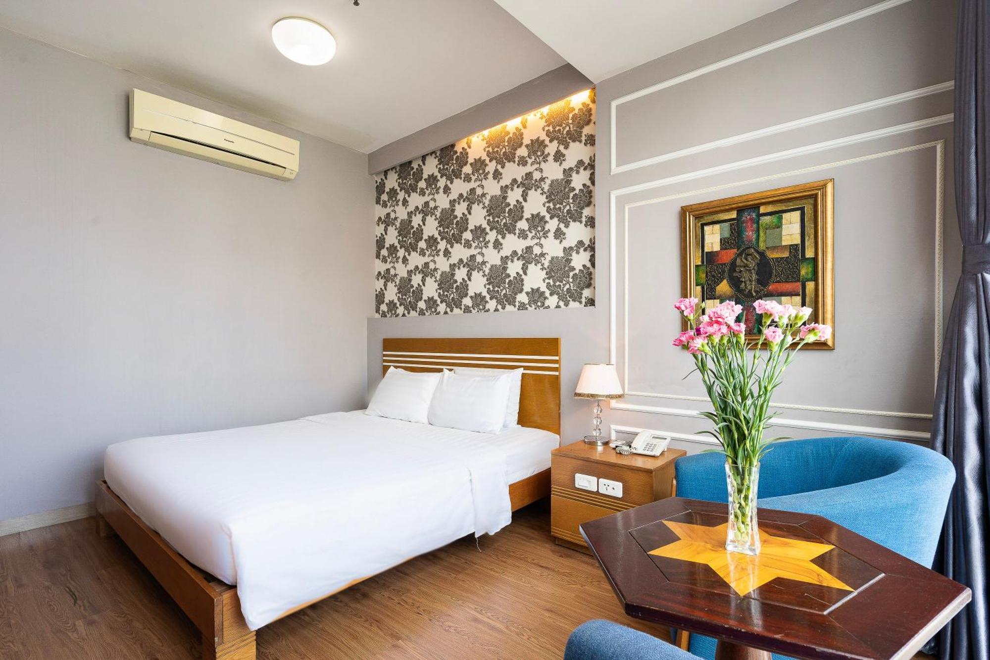 Lucky Star Hotel - Bui Vien Walking Street Ho Chi Minh City Exterior photo